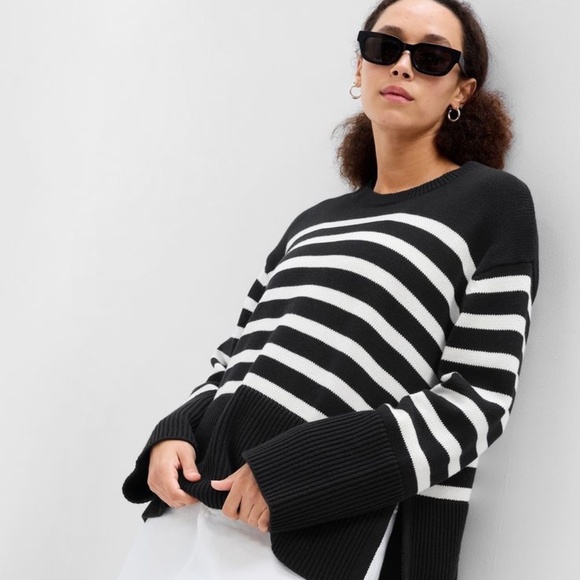 24/7 Split-Hem Crewneck Sweater~Oversized~B&W - Picture 1 of 3